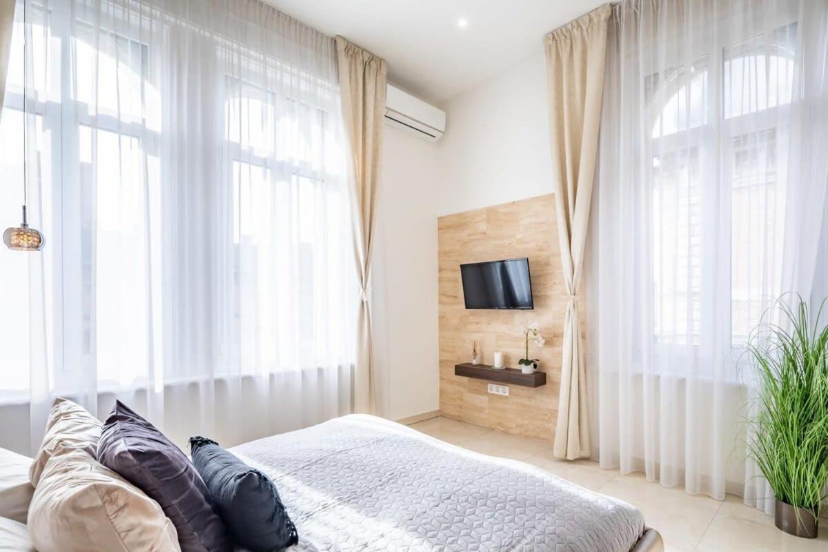 Splendid Perfectly Located Flat With Sauna Apartment Budapest Exterior photo